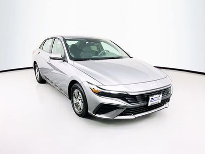 New 2025 Hyundai Elantra SE