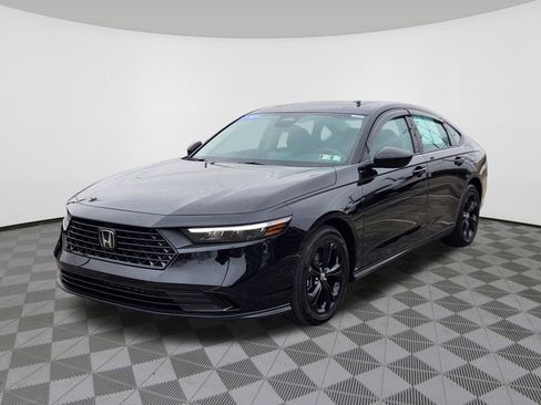 Certified 2025 Honda Accord SE image 2