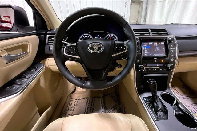 Used 2017 Toyota Camry XLE w/ Moonroof Package FWD image 5