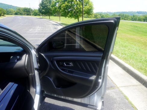 Used 2016 Ford Taurus Police Interceptor AWD image 20