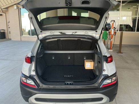 Certified 2023 Hyundai Kona SEL AWD/4WD image 11