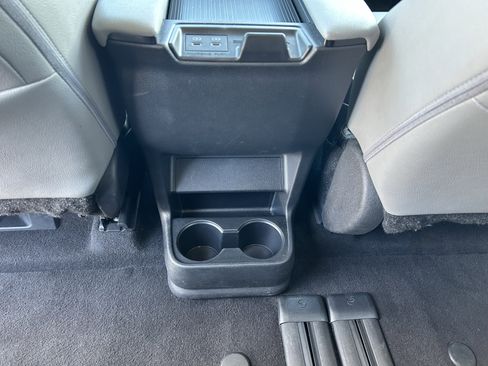Certified 2025 Toyota Sienna XLE FWD image 20
