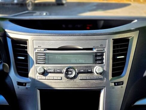 Used 2010 Subaru Outback 2.5i AWD/4WD image 24