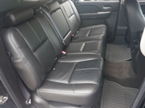 Used 2011 Chevrolet Avalanche LT w/ Luxury Package image 19