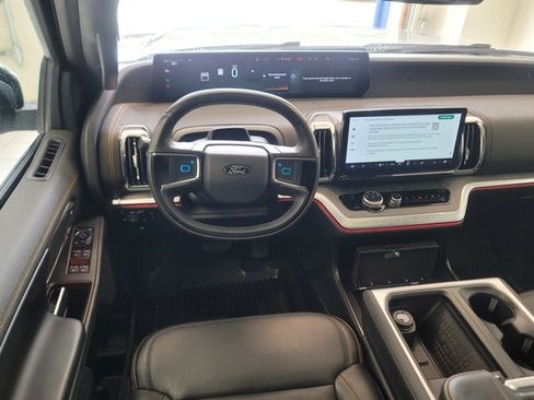 Used 2025 Ford Expedition Tremor AWD/4WD image 19