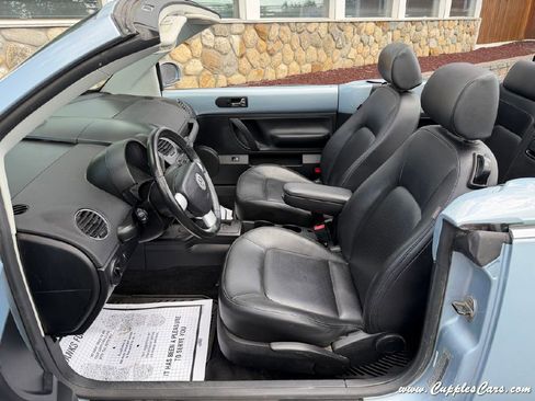 Used 2009 Volkswagen Beetle S FWD image 4