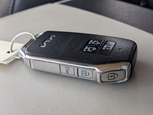 Certified 2024 Kia Carnival LX image 38