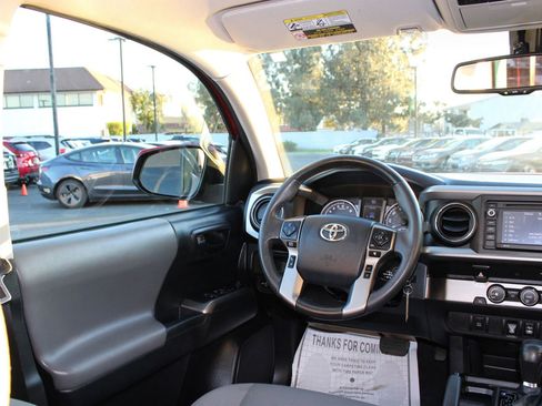 Used 2019 Toyota Tacoma SR5 image 31