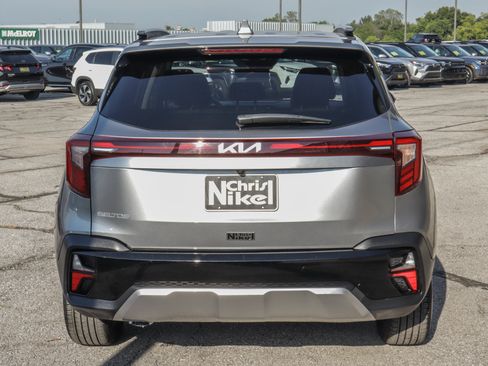 Used 2025 Kia Seltos S FWD image 5