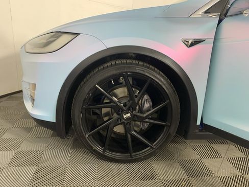 Used 2017 Tesla Model X 75D image 11