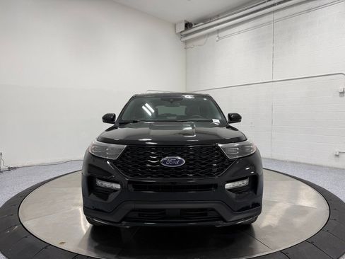 Used 2022 Ford Explorer ST w/ Equipment Group 401A image 2