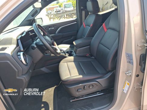Used 2023 Chevrolet Colorado Z71 w/ Z71 Convenience Package 2 AWD/4WD image 16