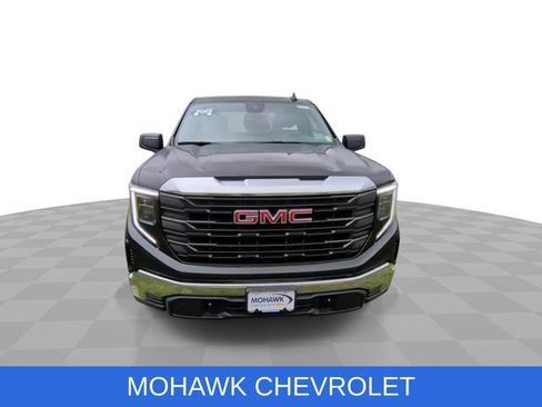 Used 2025 GMC Sierra 1500 Pro w/ Pro Value Package AWD/4WD image 3