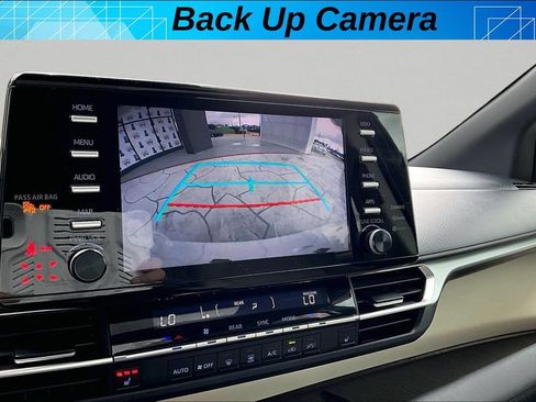 Used 2021 Toyota Sienna XLE FWD image 14