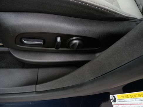 Used 2021 Chevrolet Equinox LT image 16