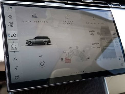 New 2026 Land Rover Range Rover Long Wheelbase SE AWD/4WD image 36