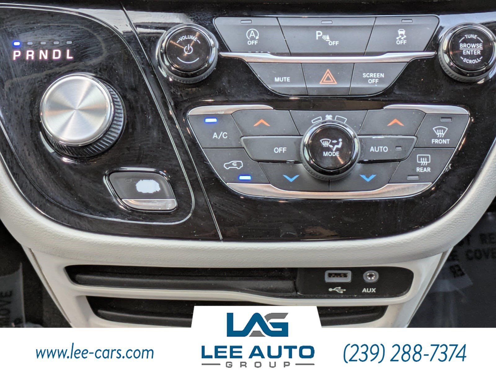 Used 2019 Chrysler Pacifica Touring-L FWD image 18