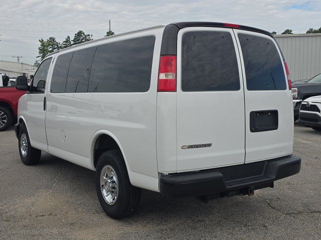 Certified 2017 Chevrolet Express 2500 RWD image 4