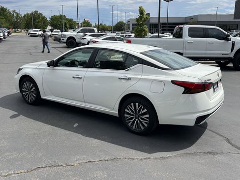 Used 2025 Nissan Altima 2.5 SV AWD/4WD image 11