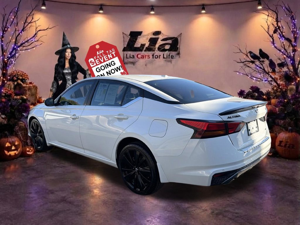 Used 2022 Nissan Altima 2.5 SR w/ Midnight Edition Package AWD/4WD image 7