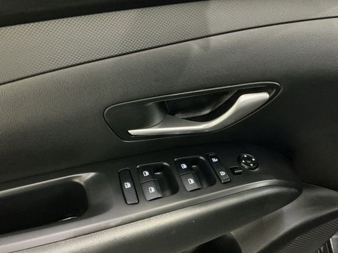 Used 2023 Hyundai Tucson SE AWD/4WD image 16