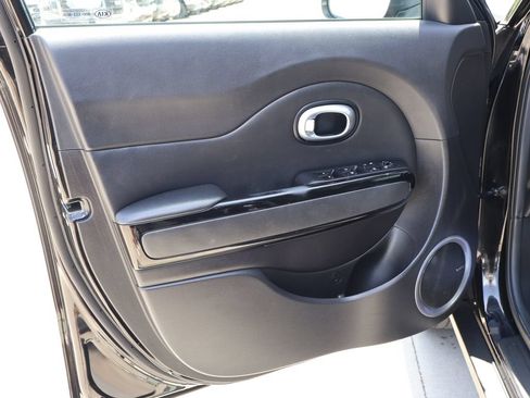 Used 2015 Kia Soul + w/ Audio Package FWD image 10