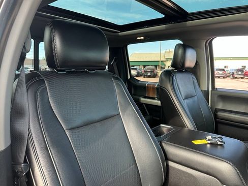 Used 2017 Ford F150 Lariat w/ Equipment Group 502A Luxury AWD/4WD image 31