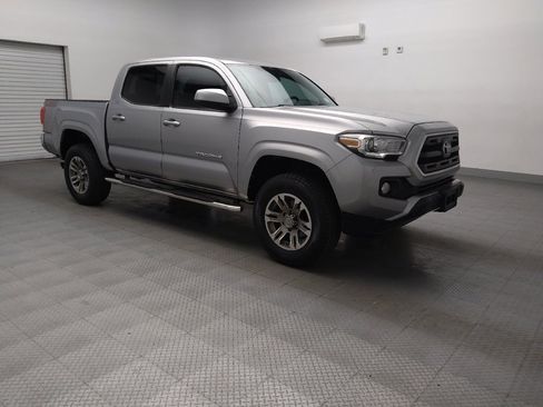Used 2016 Toyota Tacoma SR5 w/ Towing Package image 13