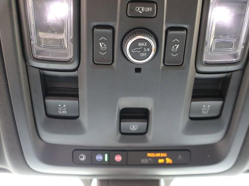 Used 2022 Chevrolet Tahoe Z71 w/ Luxury Package image 30