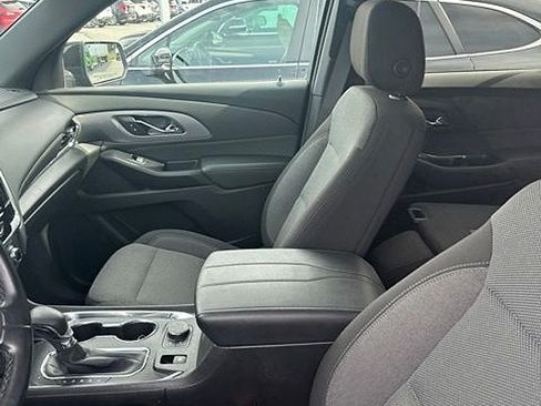 Used 2023 Chevrolet Traverse LT AWD/4WD image 10