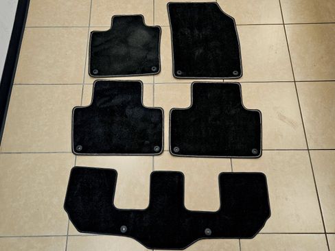 Used 2018 Volvo XC90 T8 R-Design w/ Convenience Package image 45