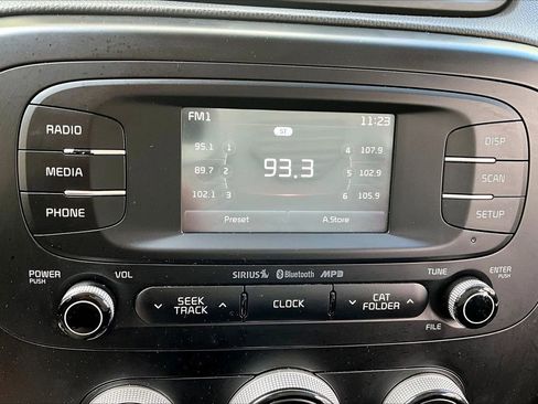 Used 2016 Kia Soul + FWD image 23