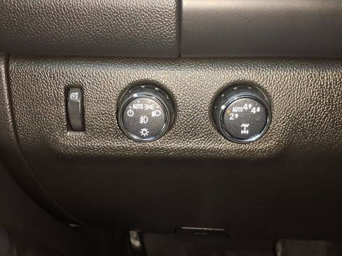 Used 2021 Chevrolet Colorado LT w/ LT Convenience Package image 19