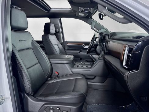 Used 2024 GMC Sierra 3500 Denali w/ Denali Reserve Package image 35