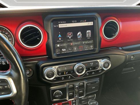 Used 2022 Jeep Wrangler Unlimited Rubicon w/ Steel Bumper Group image 6