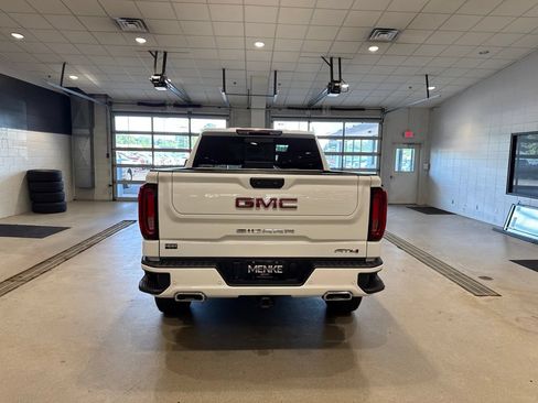 Used 2023 GMC Sierra 1500 AT4 w/ AT4 Premium Package AWD/4WD image 6