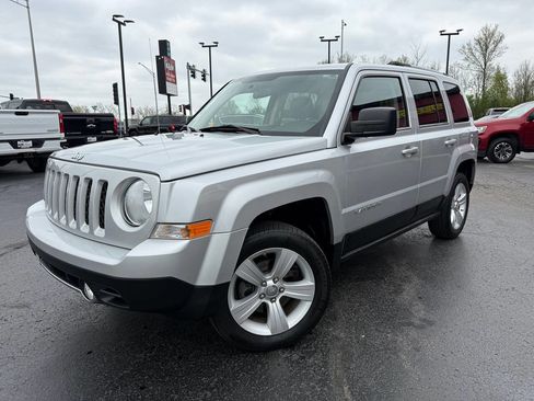 Used 2011 Jeep Patriot Latitude image 3