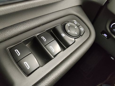 Used 2023 GMC Terrain SLT image 27