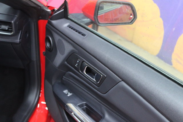 Used 2025 Ford Mustang Premium RWD image 9
