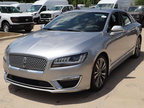 Used 2020 Lincoln MKZ Reserve FWD image 8