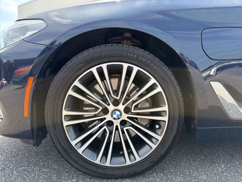 Used 2018 BMW 530e xDrive AWD/4WD image 7