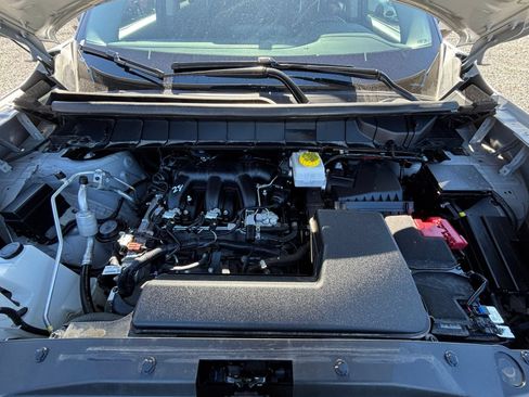 Used 2025 Nissan Pathfinder SV FWD image 35