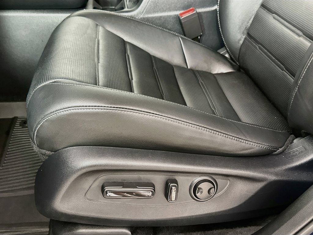 Certified 2025 Honda CR-V EX-L image 9