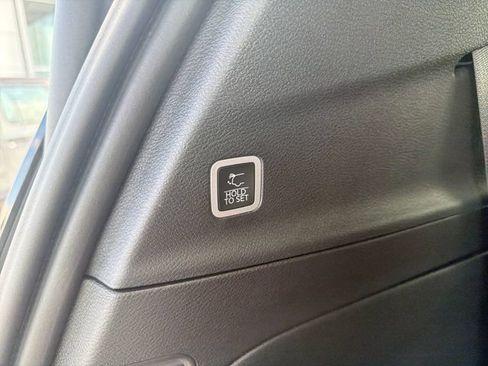 New 2027 Chrysler Pacifica Select FWD image 45