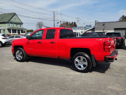 Used 2018 Chevrolet Silverado 1500 Custom w/ Custom Value Package image 4