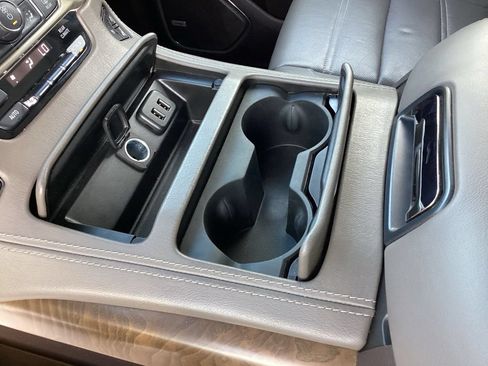 Used 2018 GMC Yukon XL Denali w/ Denali Ultimate Package AWD/4WD image 34