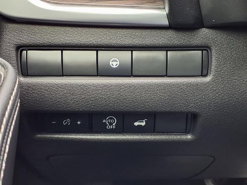 Used 2025 Nissan Rogue Platinum FWD image 23