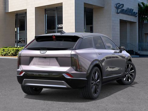 New 2026 Cadillac Optiq Luxury 2 image 4