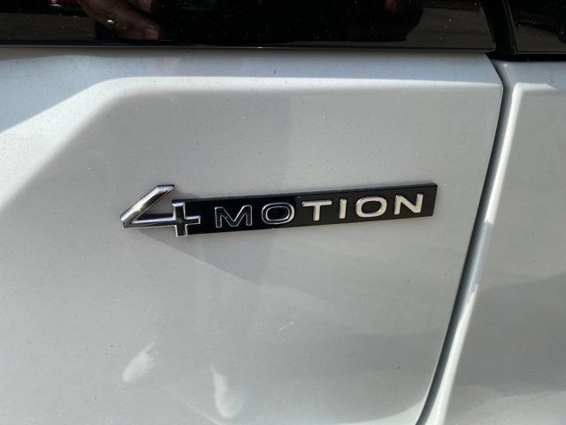 Used 2024 Volkswagen Atlas Peak Edition SEL AWD/4WD image 7