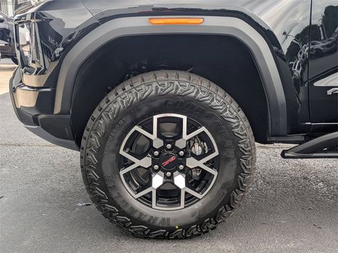 New 2025 GMC Canyon AT4 w/ AT4X Package image 8